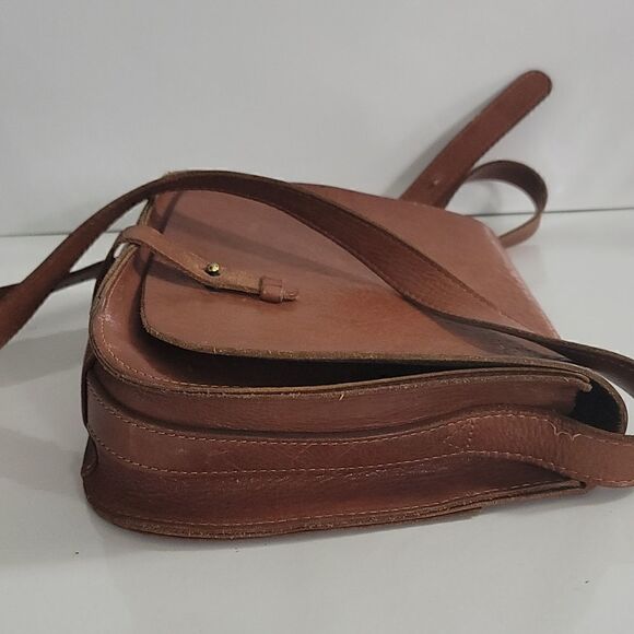 Lucky Brand The Point Leather Saddle Bag - Picture 5 of 12